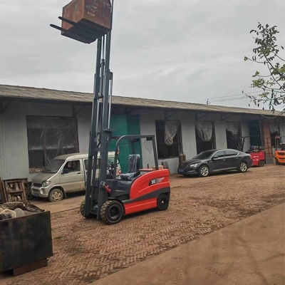 3000kg 負荷能力 電気フォークリフト 建材店の負荷