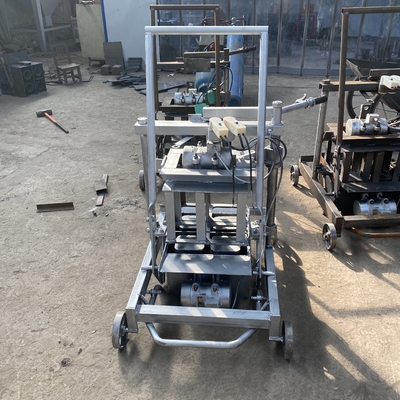 自動ホールセメント コンクリートブロック プラスチックセメント レンガブロックを作るマシン