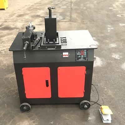マックス. 180 度アングル CNC 方形チューブベンダー 急速な屈曲速度と水力発電