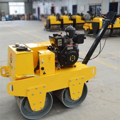 600kg ダブルドラムディーゼルエンジン ビブラータロール機械 コンクリート道路圧縮用